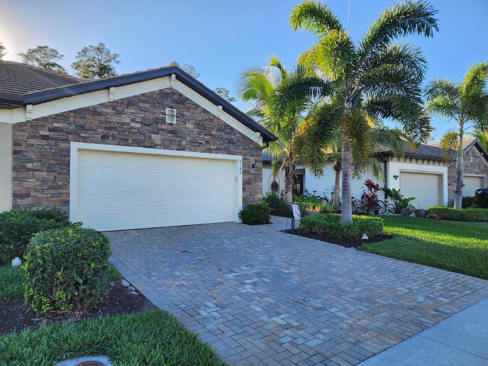 9184 Glenforest Drive - 1 property image
