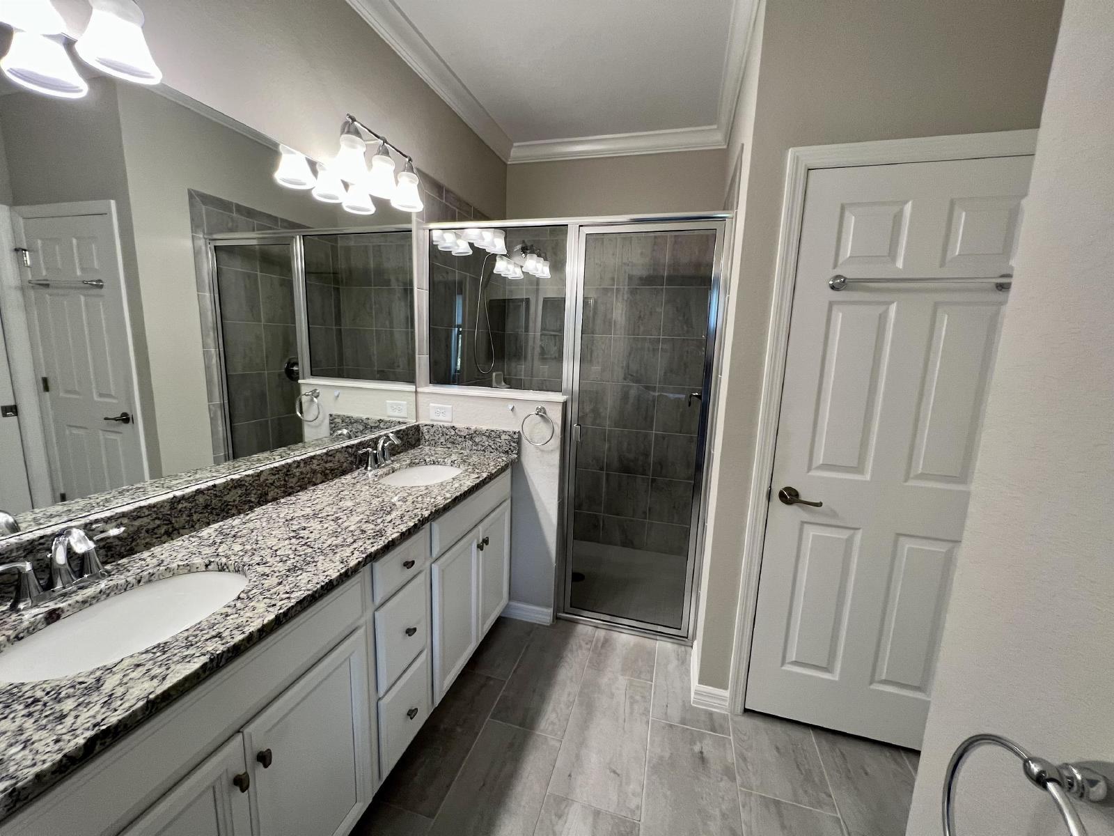 9184 Glenforest Drive - 1 property image