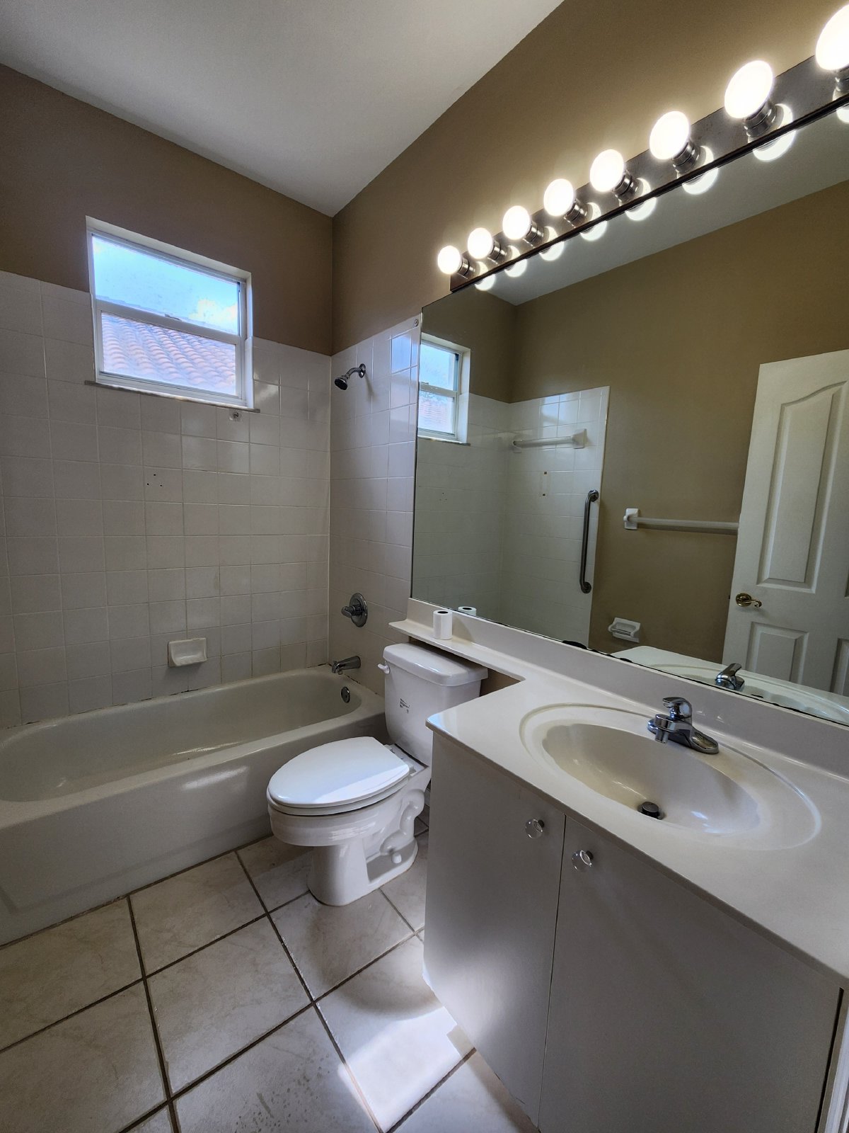 11082 Lakeland Circle - 1 property image