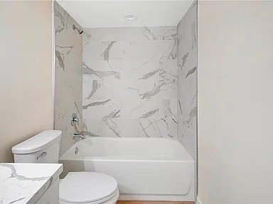 1900 Alamanda Drive - 202 property image