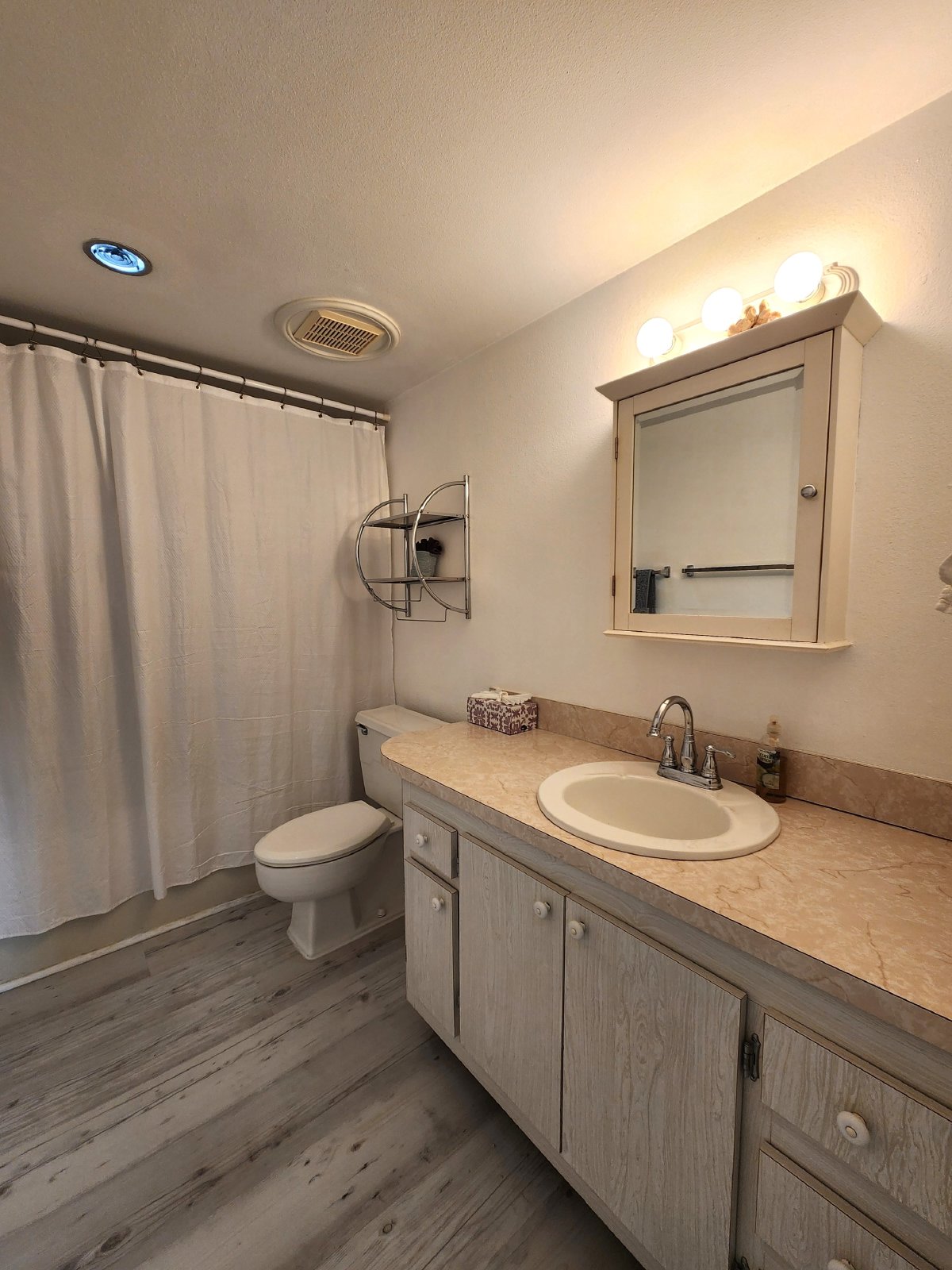 2000 Alamanda Drive - 206 property image