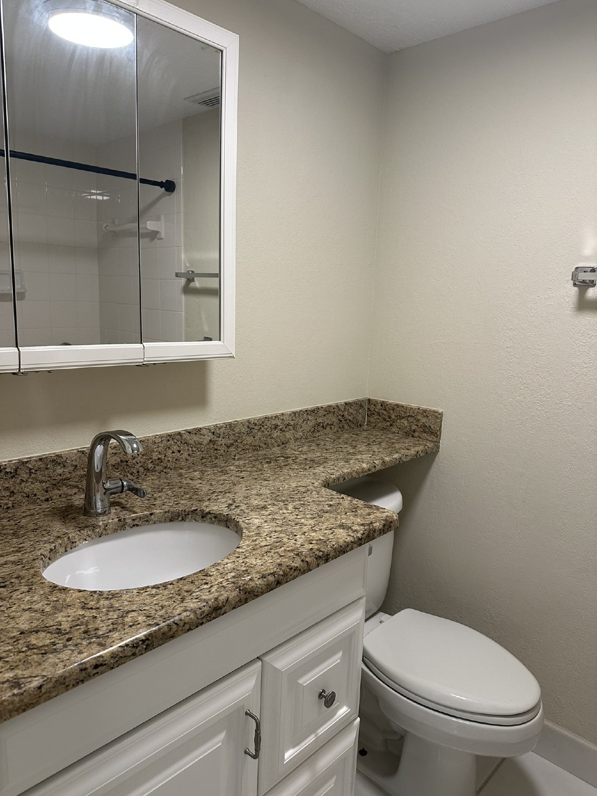 4621 Bayshore Drive - Q6 property image